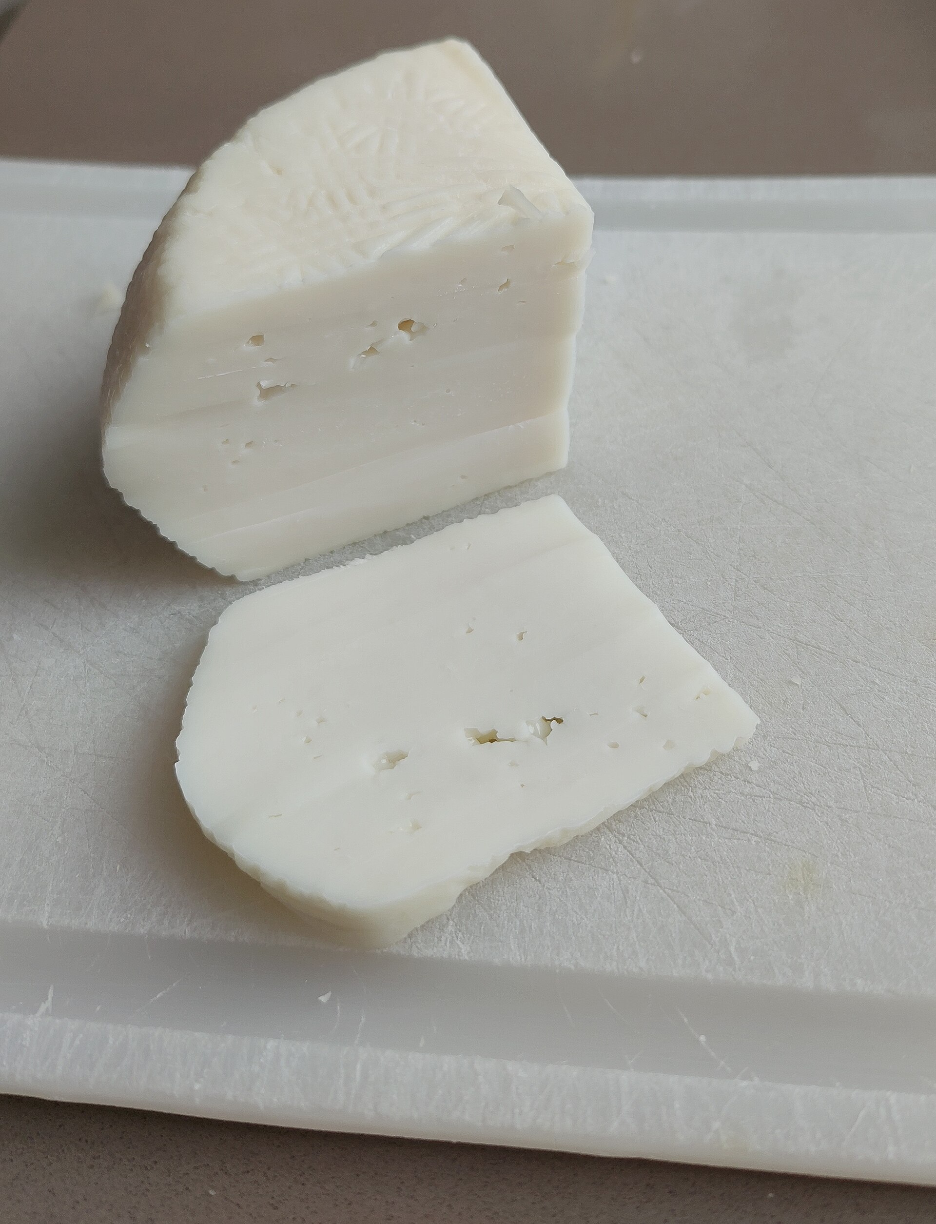 Imagem de referência de Algunder ziegenkäse PAT, descrito nos dados abertos como queijo tradicional italiano (PAT)