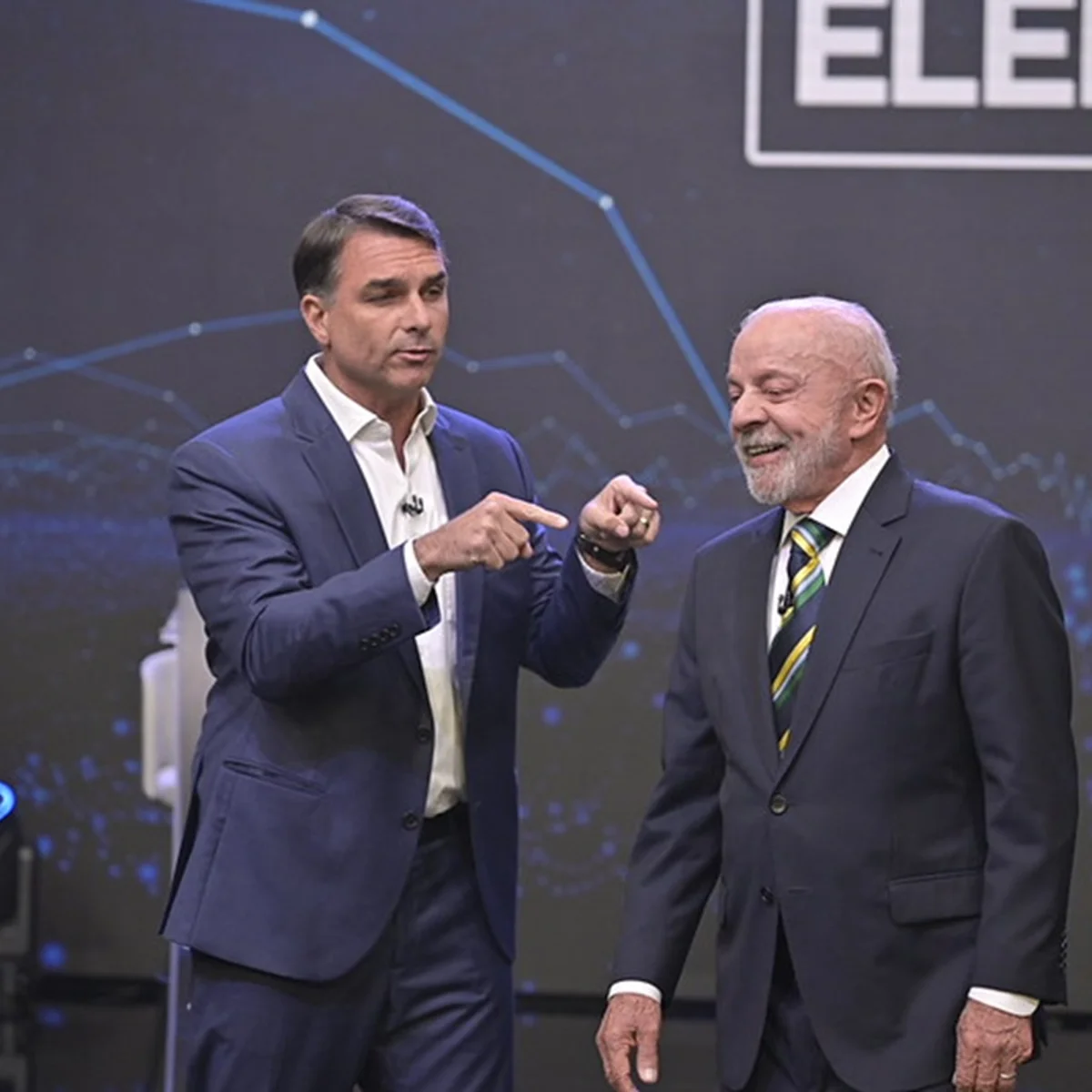 Entre estadistas e moleques
