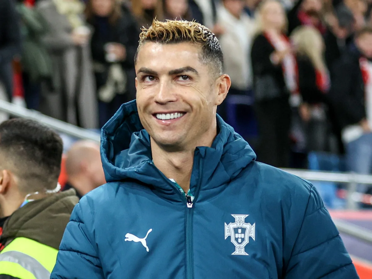 Punição de Portugal a Cristiano Ronaldo vira meme: "Paga em 39 segundos"