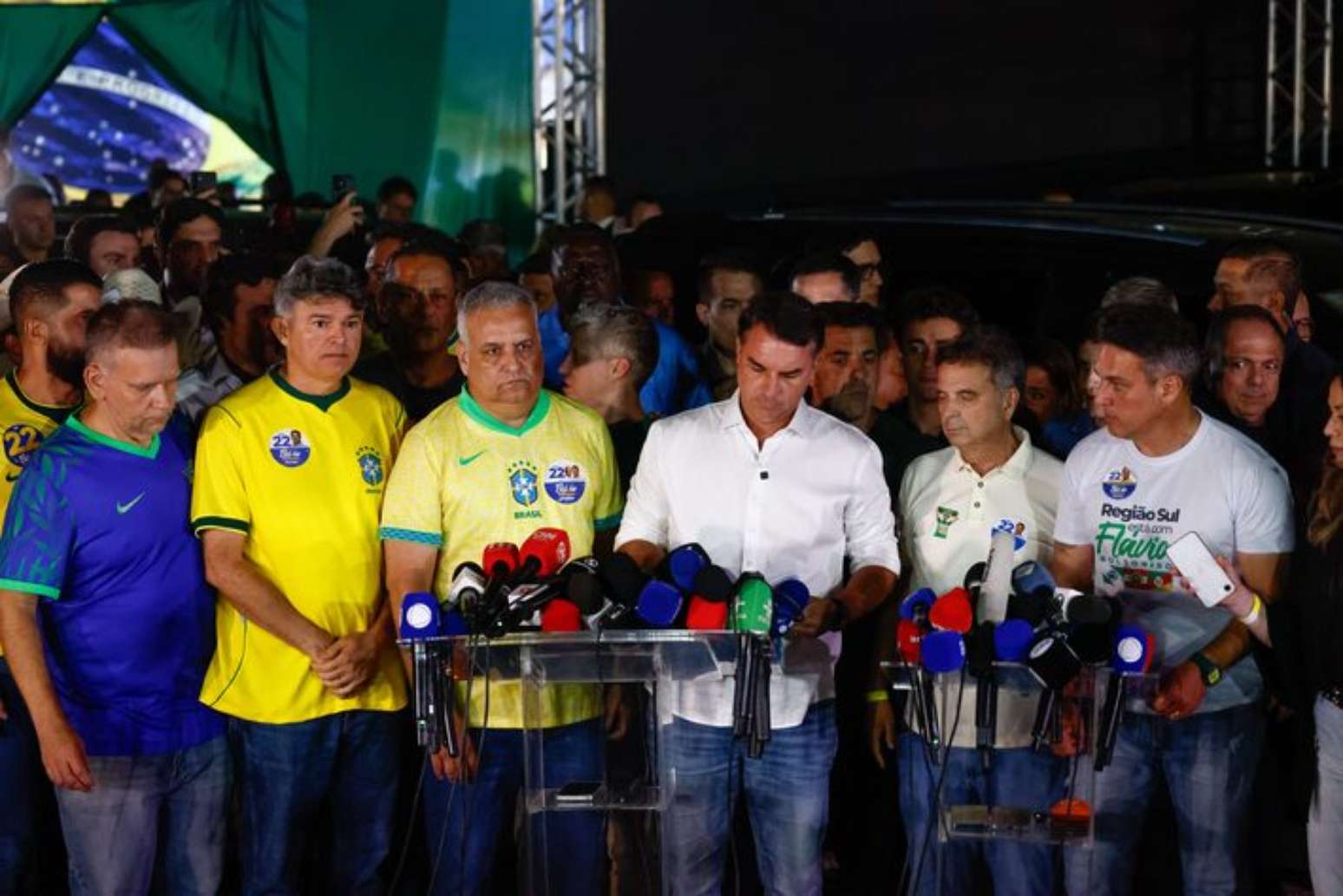 Campanha de Fl&aacute;vio Bolsonaro havia preparado um churrasco em caso de vit&oacute;ria