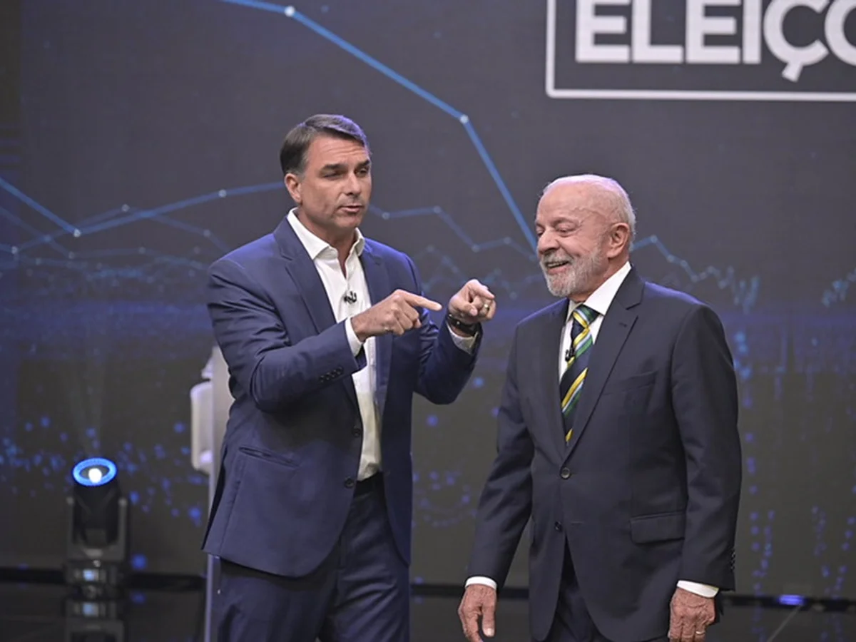 Entre estadistas e moleques