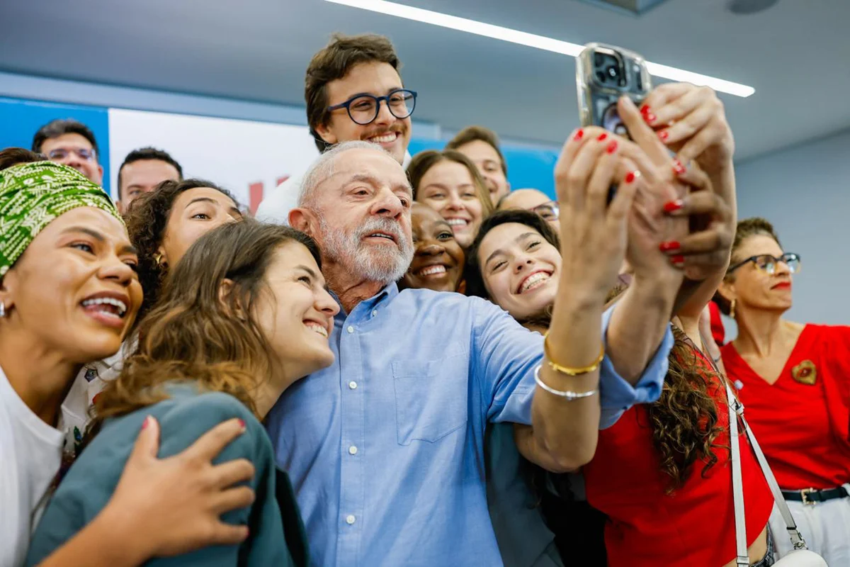 Lula adota mudanças para o 2º turno na tentativa de reverter desvantagem
