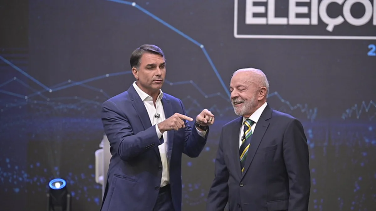 Entre estadistas e moleques