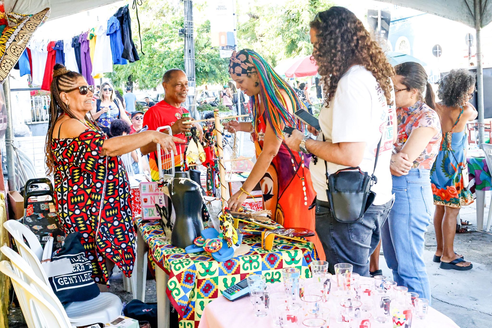Feira de Artistas Pretas e Pretos fortalece economia criativa no Centro Histórico de João Pessoa