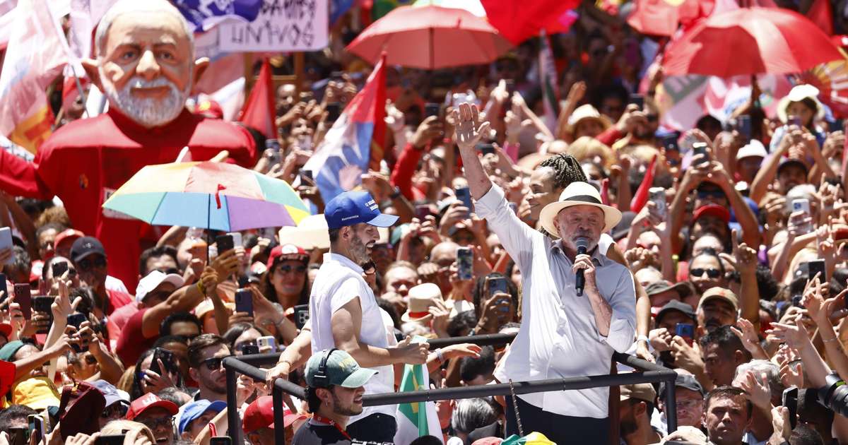 Lula diz que 2º turno será de muito debate na TV e na internet: ‘Estou virando o rei da selfie’