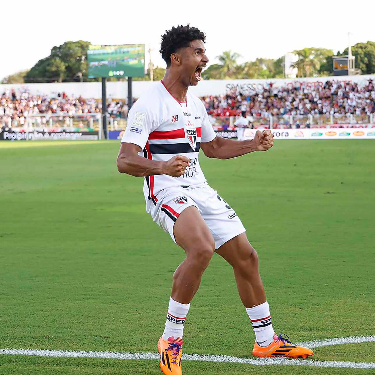São Paulo sobrevive a primeiro tempo vibrante do Mirassol e busca empate fora de casa