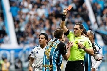 "O trabalho é de rebaixado", comenta Queki sobre situação do Grêmio