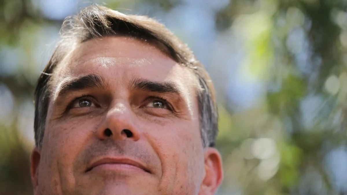 Flávio diz que vai mexer na Constituição para mudar reforma tributária
