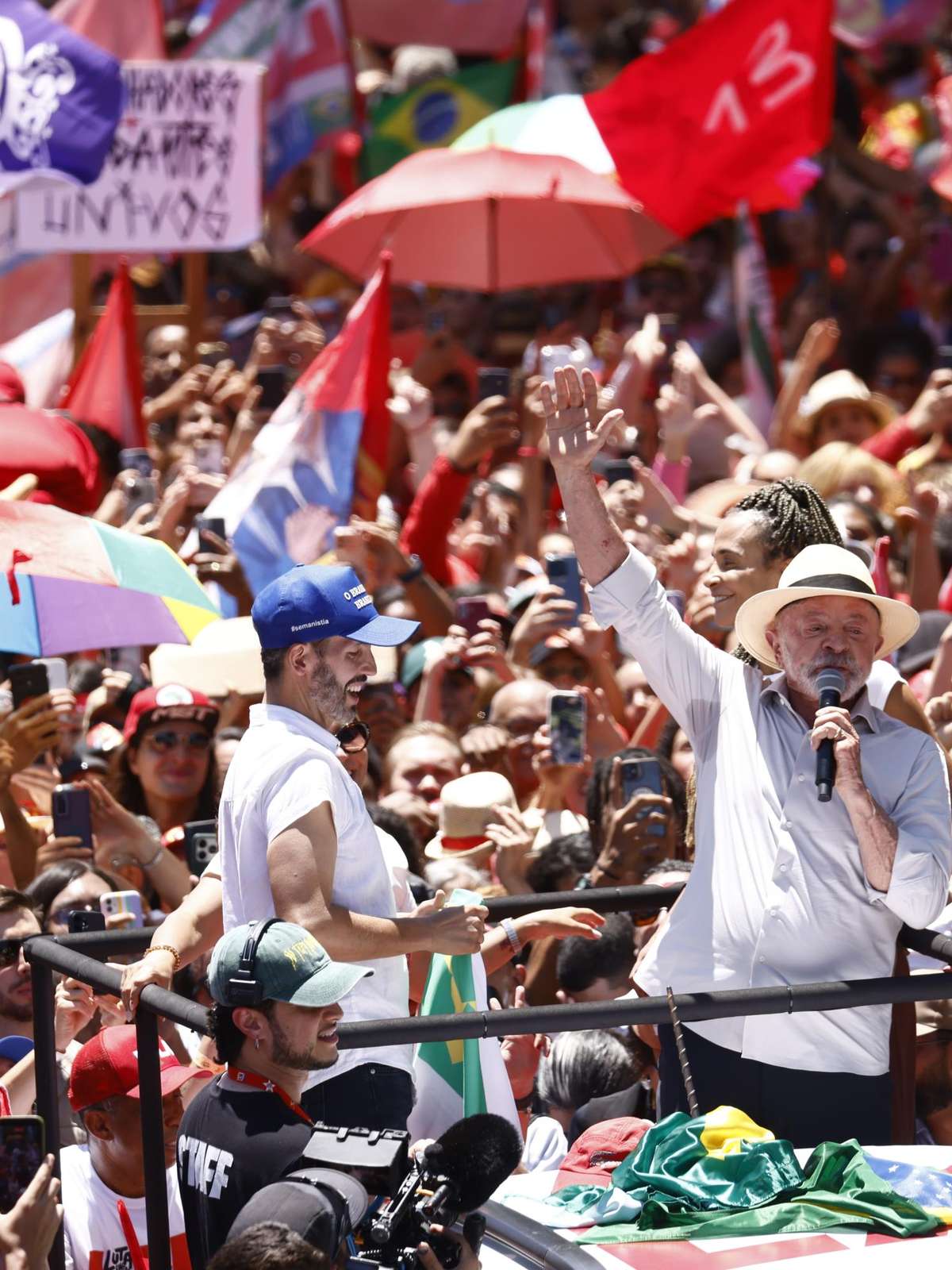 Lula diz que 2º turno será de muito debate na TV e na internet: ‘Estou virando o rei da selfie’