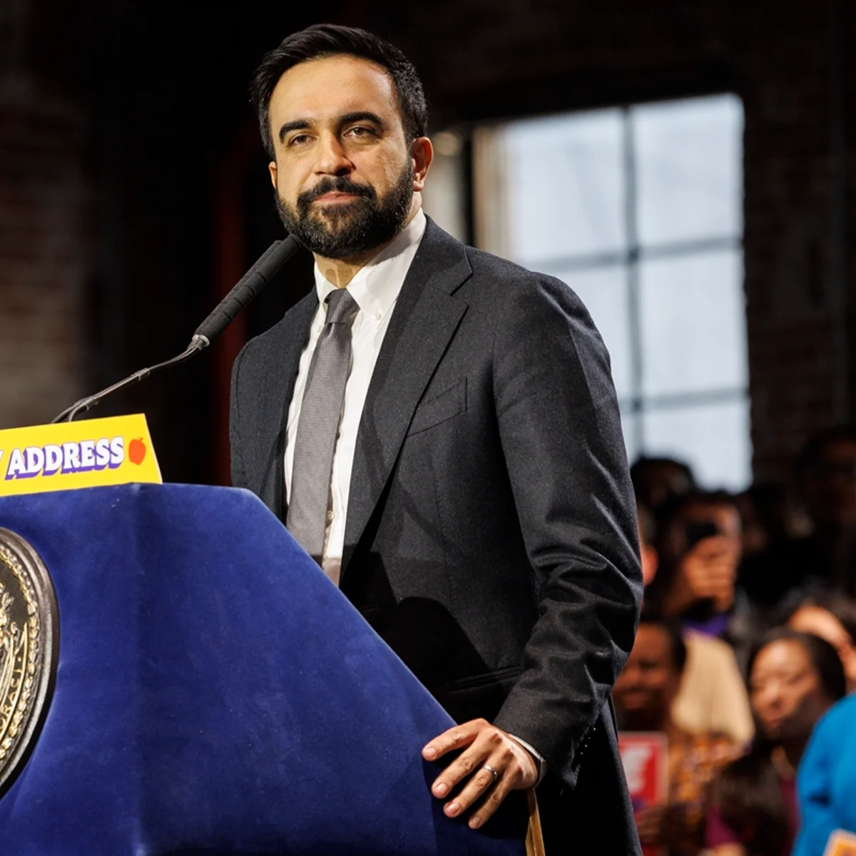 Nova York abre investigação após ICE balear imigrante em frente a criança