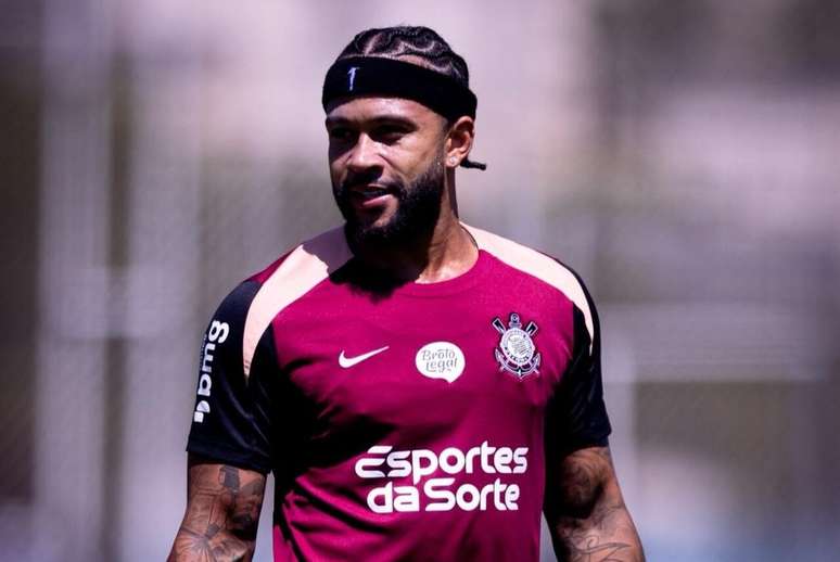Memphis Depay sofre lesão e desfalca o Corinthians contra o Vasco