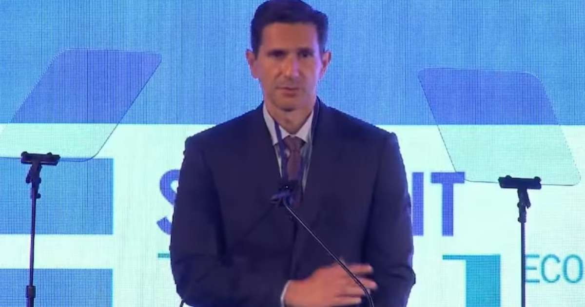 'Amigo', 'olhava pra bunda' e 'guerra na Ucrânia': veja mensagens entre Vorcaro e diretor demitido da Globo