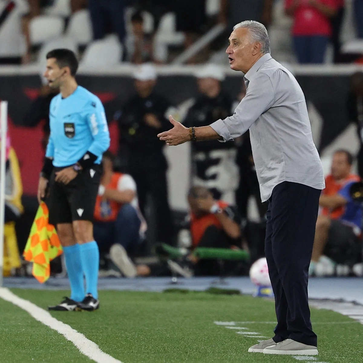 Tite analisa derrota do Botafogo e aponta falta de calma nas conclusões