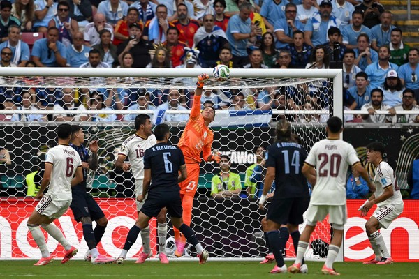 Da pior Copa da carreira à glória no Maracanã: como Muslera se preparou para se redimir contra o Flamengo