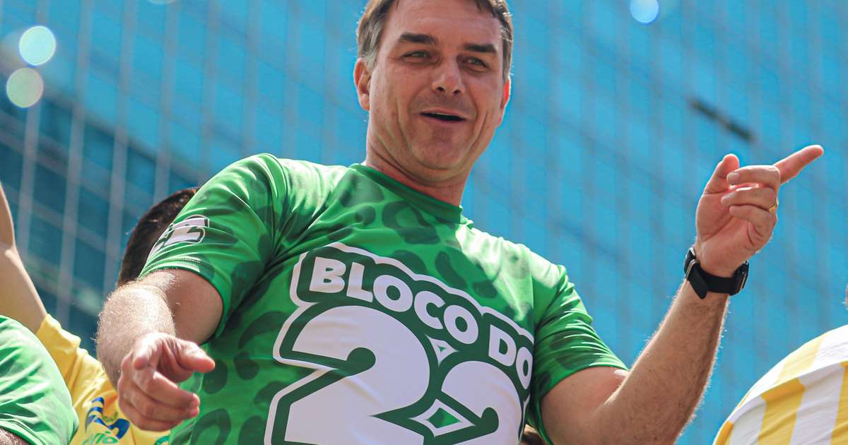 Governo de Donald Trump concederá visto para Flávio Bolsonaro entrar nos EUA, diz TV