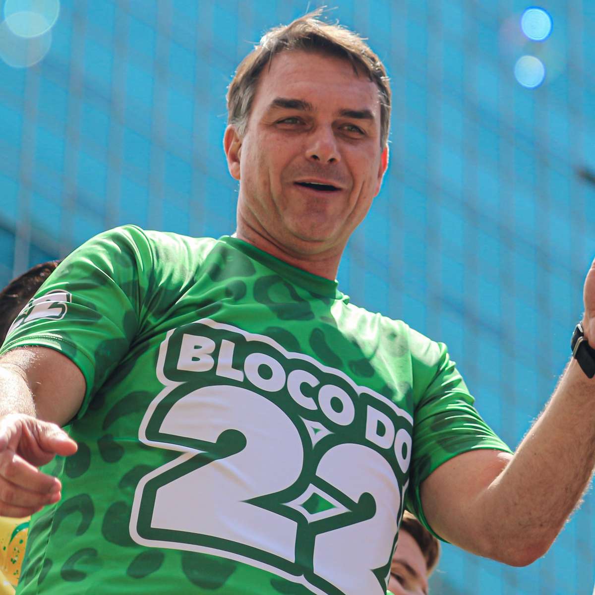 Governo de Donald Trump concederá visto para Flávio Bolsonaro entrar nos EUA, diz TV