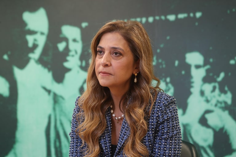 Oposição do Palmeiras pede sindicância contra Leila Pereira por ‘meia dúzia de imbecis’