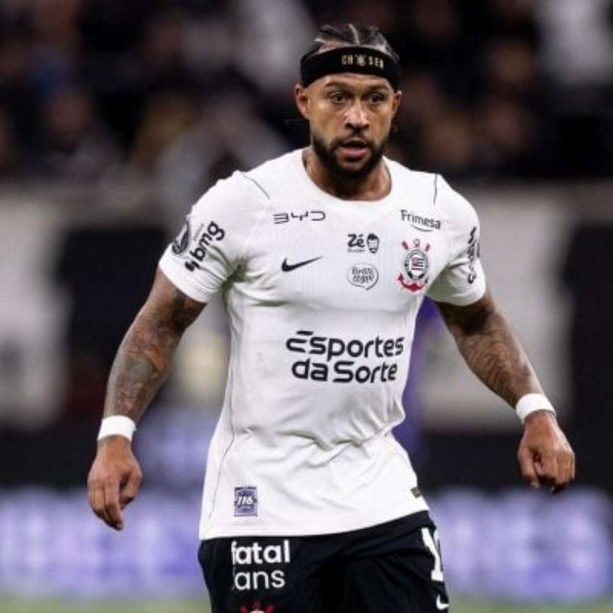 Memphis Depay sofre lesão e desfalca o Corinthians contra o Vasco